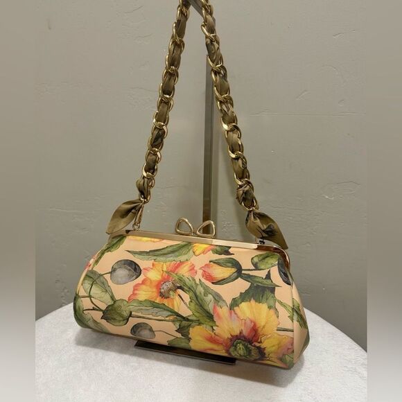 Floral Print Genuine Leather Handmade Unique Bow Kisslock Baguette Bag, 3 Straps - Picture 3 of 16